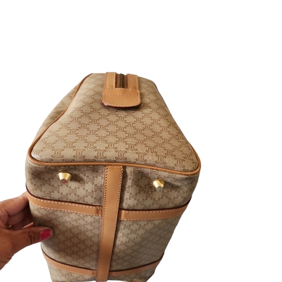 CELINE - Picture 15 of 16